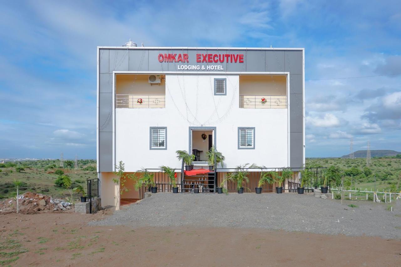 OYO 81616 Omkar Executive Vagholi Exteriör bild